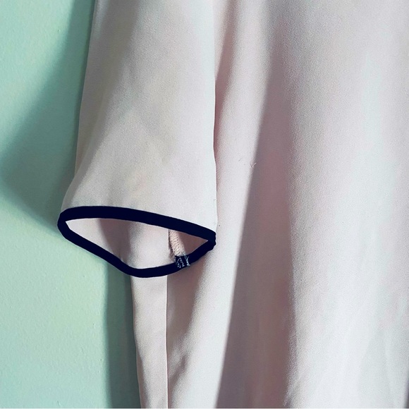 Forever 21 Women's Pink & Black Short Sleeve Shirt Blouse Top Size Medium - Picture 3 of 6